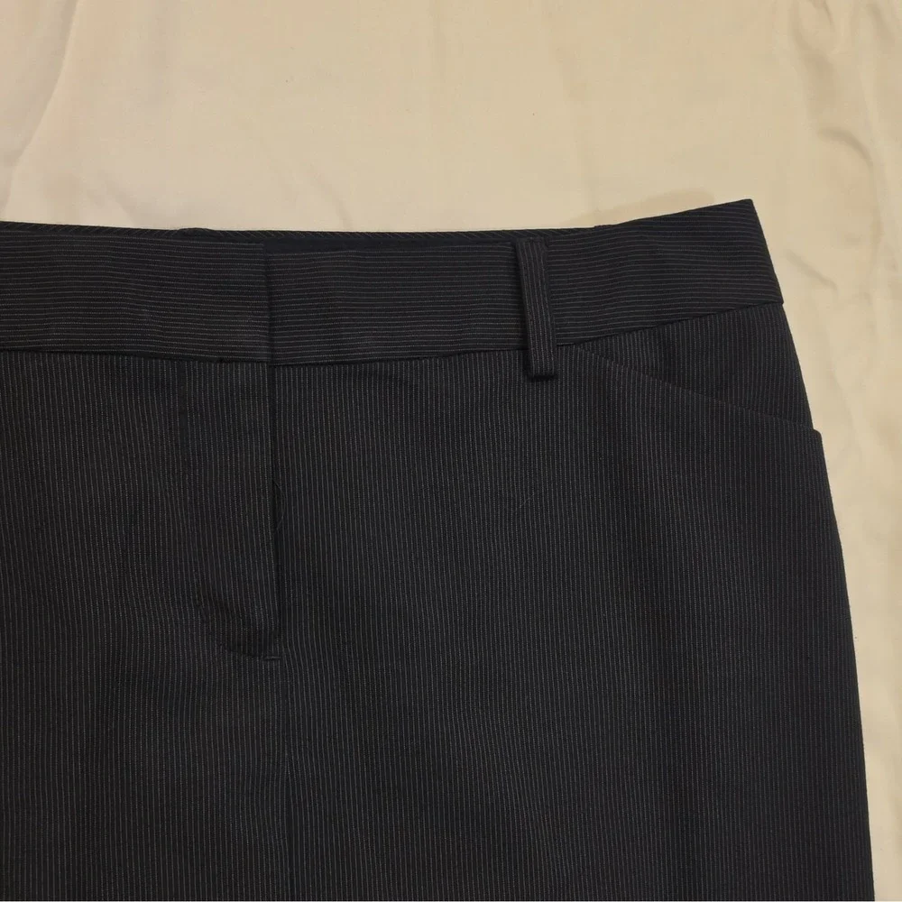 Express Design Studio Women's Black Pinstripe Pencil Skirt Knee Zip Sz 6 #107